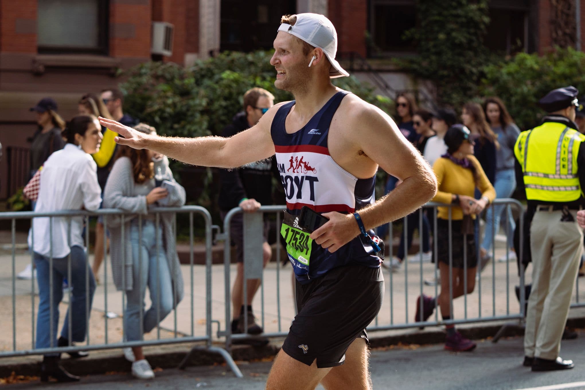A Team Hoyt runner on the course